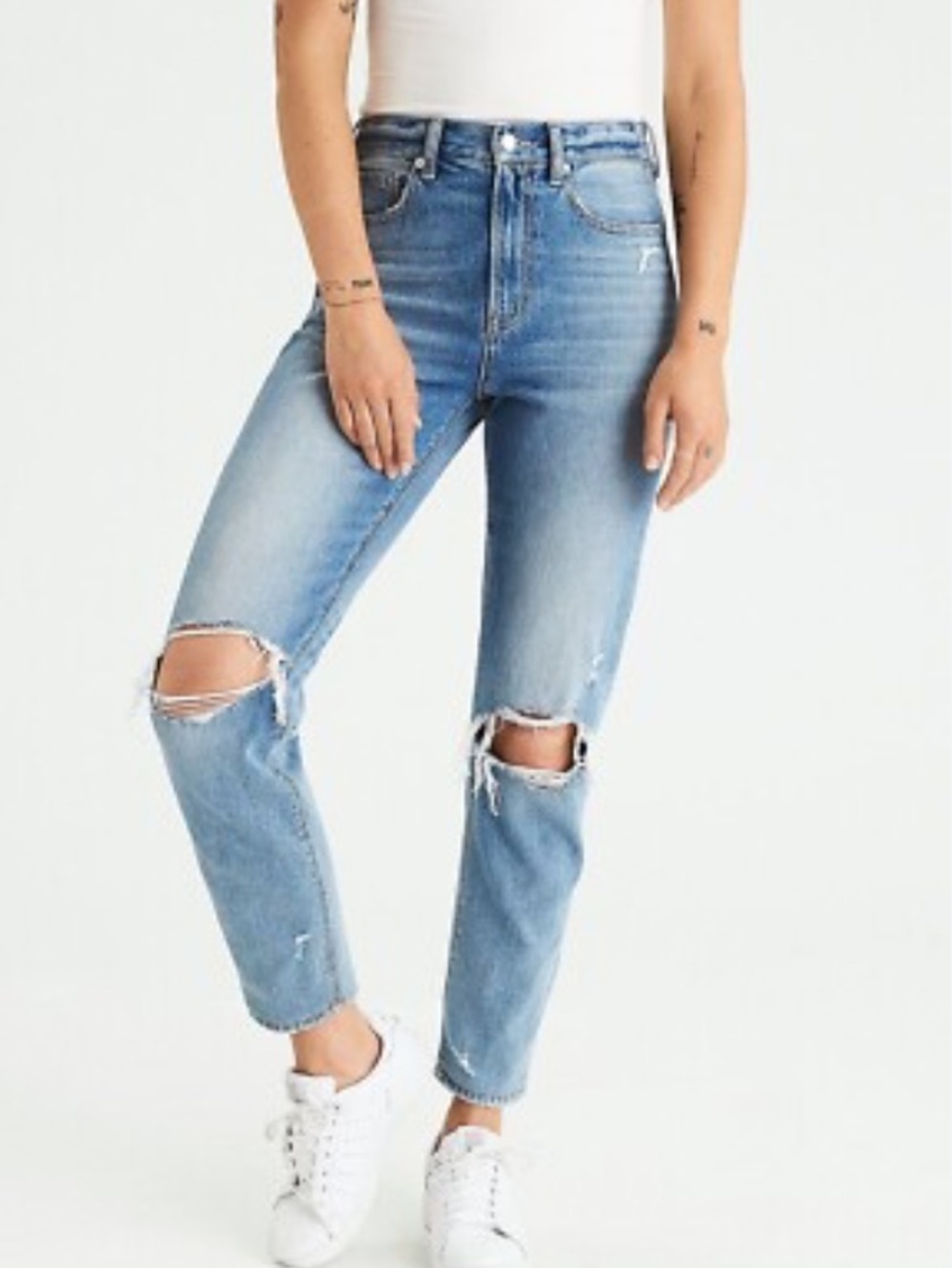 AMERICAN EAGLE Outfitters Light Blue Ripped Knee Mom Denim Jeans Size 000